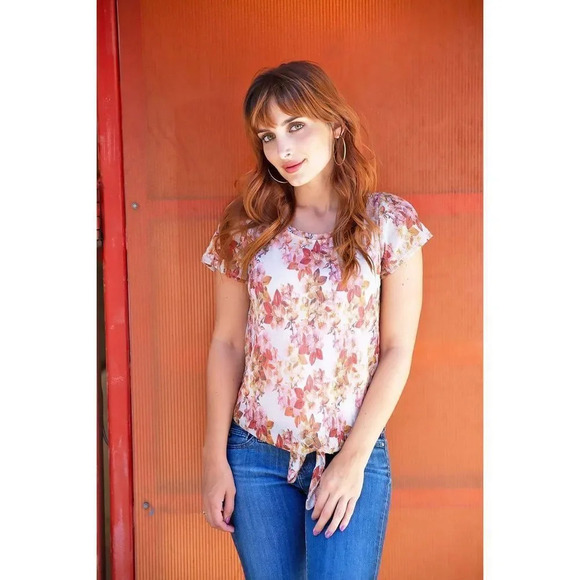 Eva Franco Tops - Eva Franco Women's Pink and Red Metallic Floral Short sleeve Top Size Me…